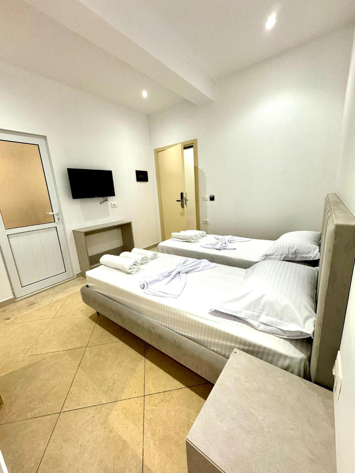 Hotel Balili Vlore Exterior photo